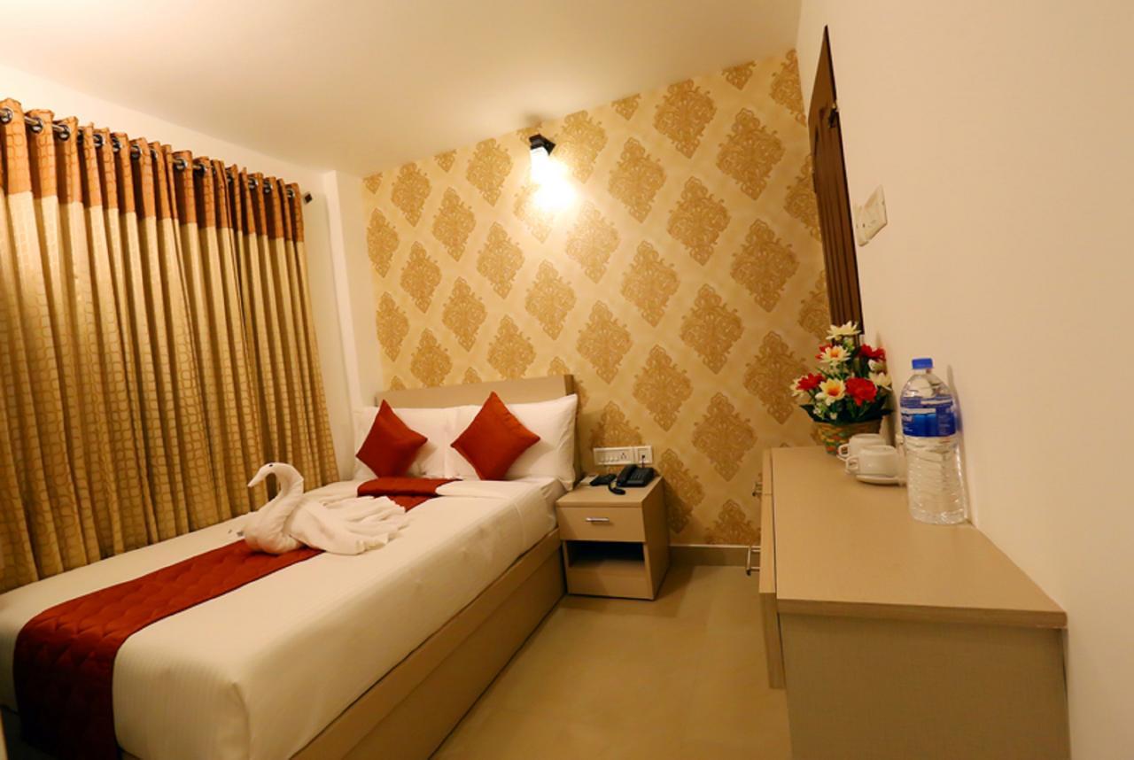 Kochi Hotel Swarna Residency מראה חיצוני תמונה