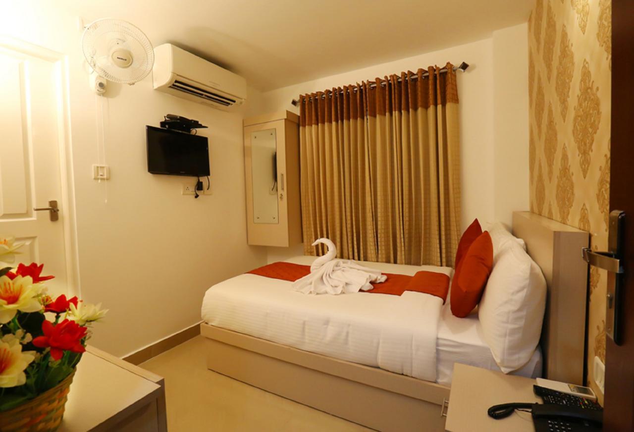 Kochi Hotel Swarna Residency מראה חיצוני תמונה