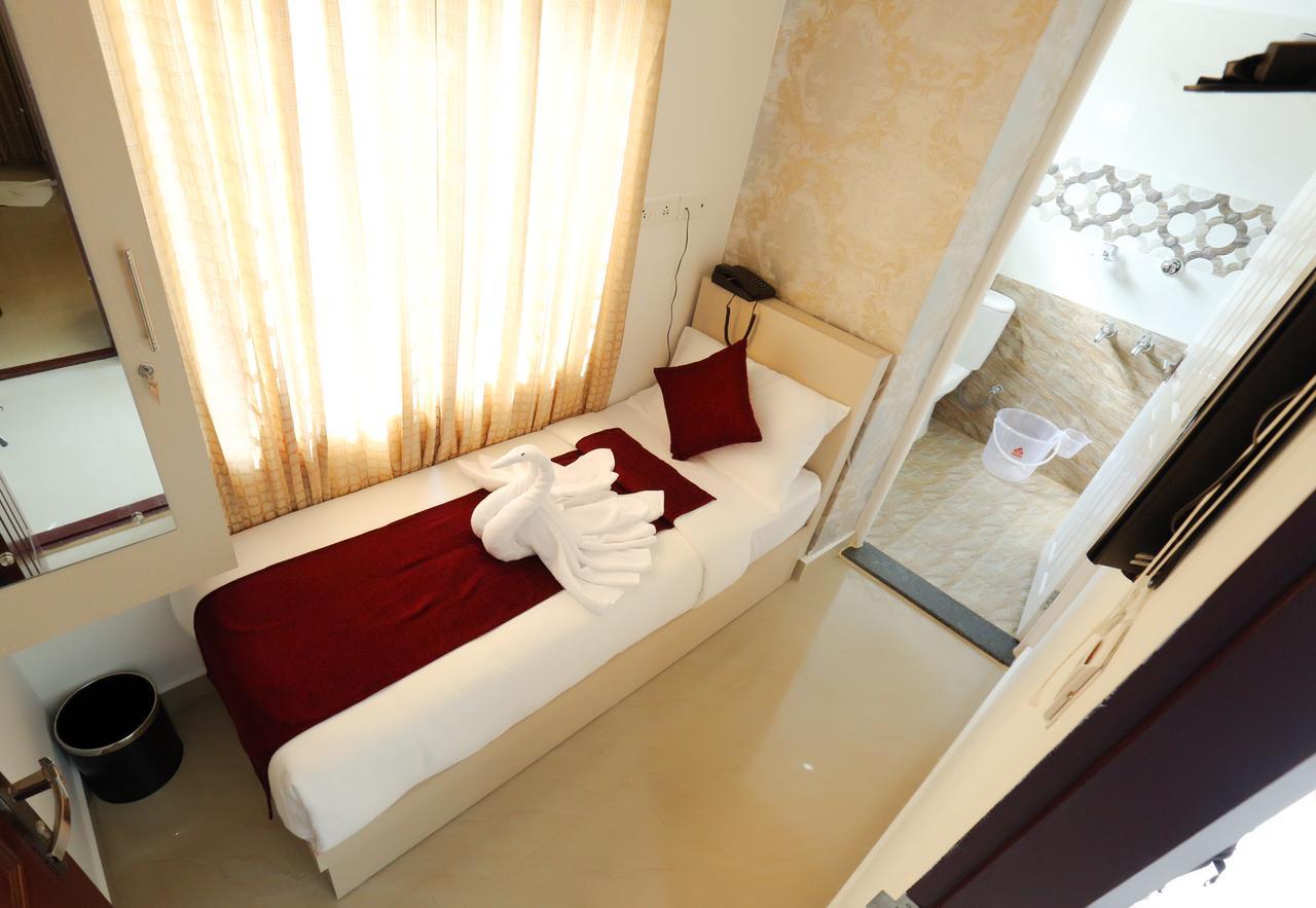 Kochi Hotel Swarna Residency מראה חיצוני תמונה