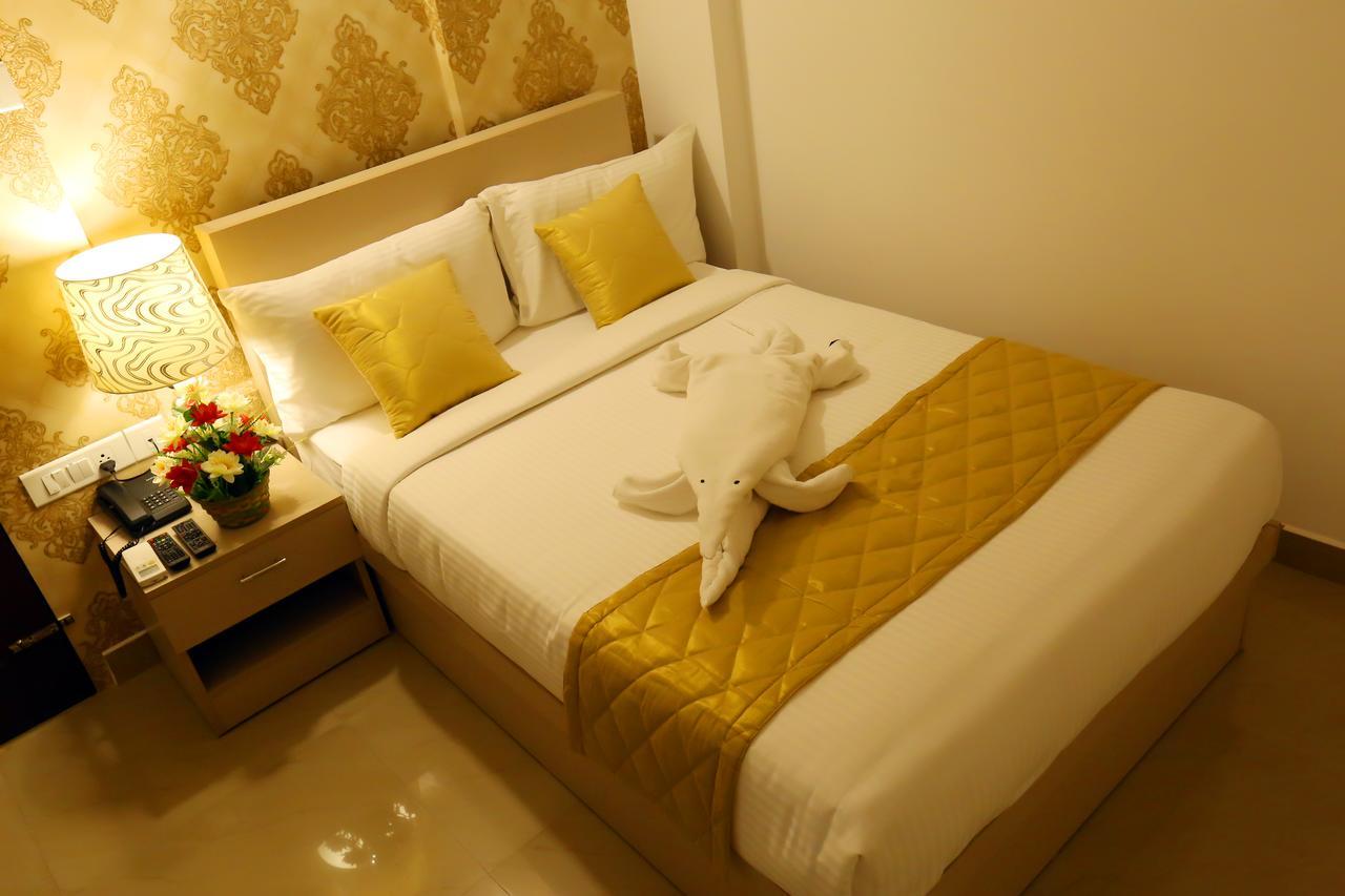 Kochi Hotel Swarna Residency מראה חיצוני תמונה