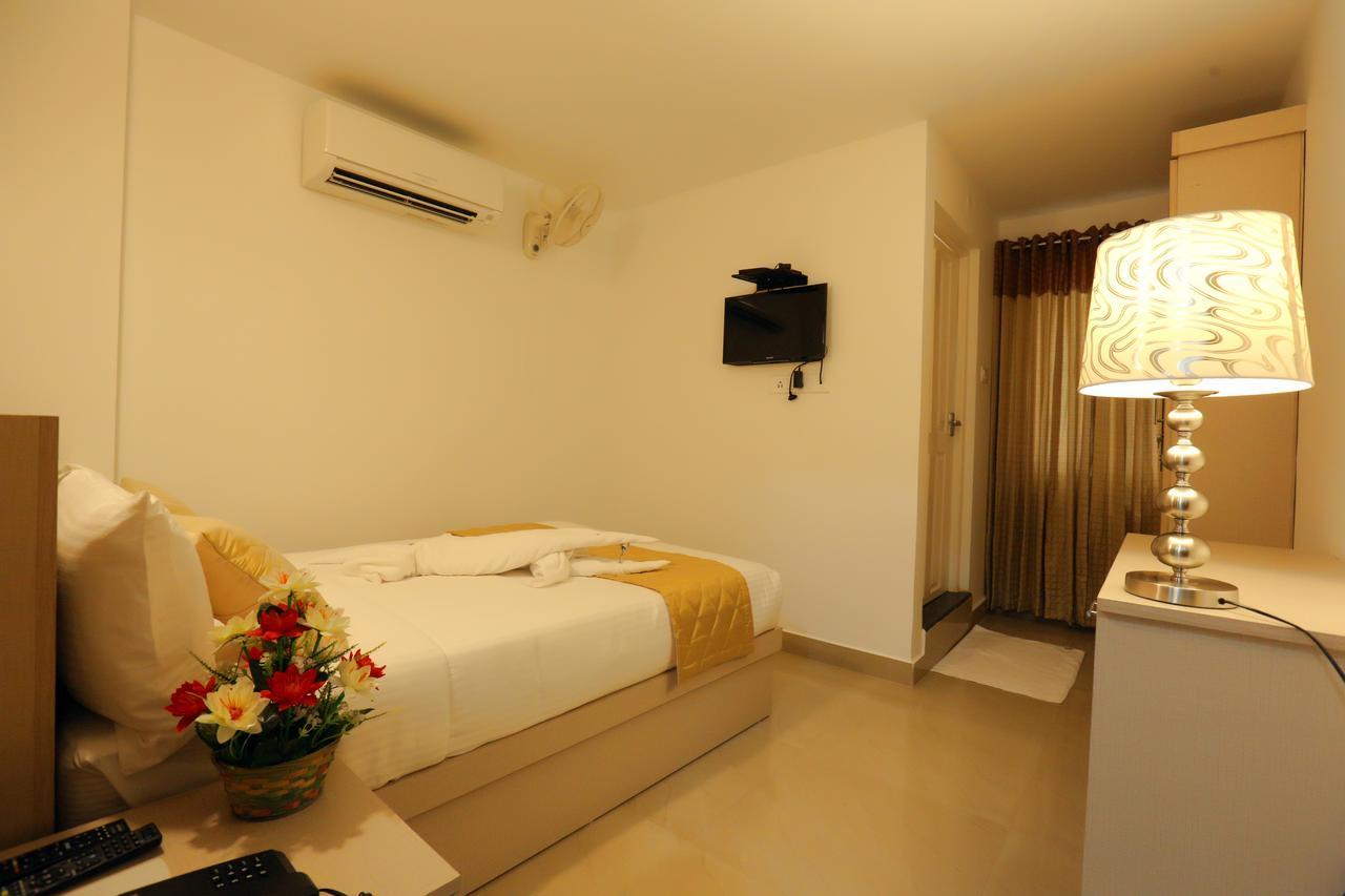 Kochi Hotel Swarna Residency מראה חיצוני תמונה