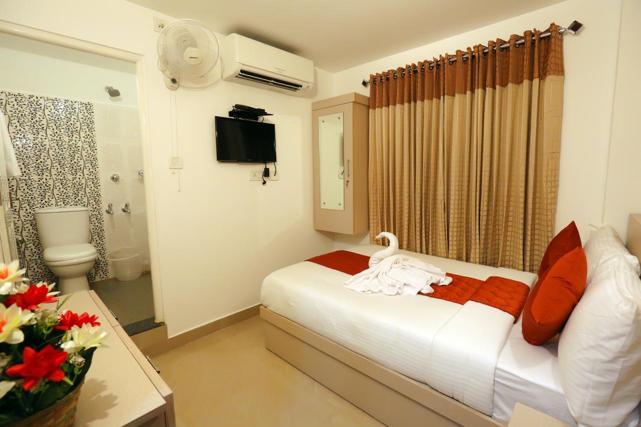 Kochi Hotel Swarna Residency מראה חיצוני תמונה